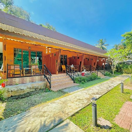 Aow Thai Homestay Ban Hin Dam Exterior foto